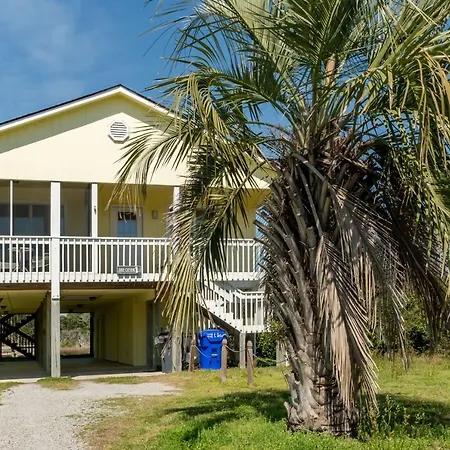 See Otter By Oak Island Accommodations